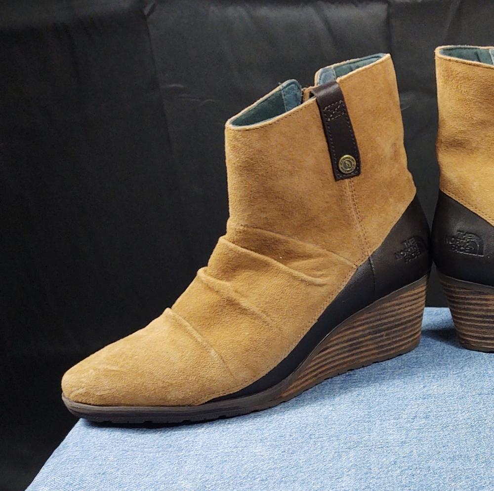 Brown North Face wedge boot